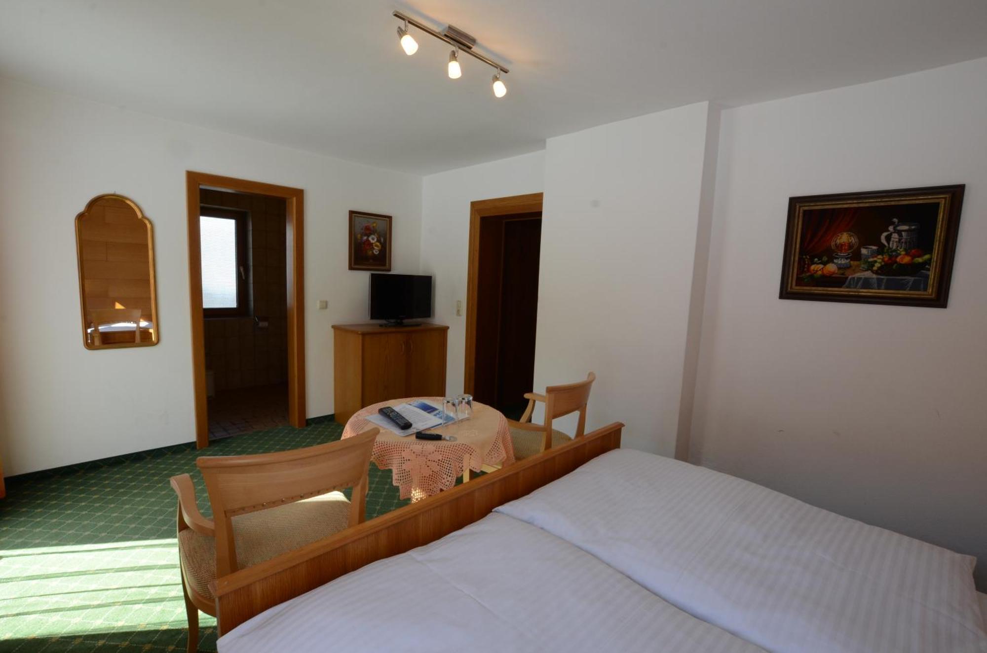 Haus Monika Und Haus Claudia Hotell Mayrhofen Exteriör bild