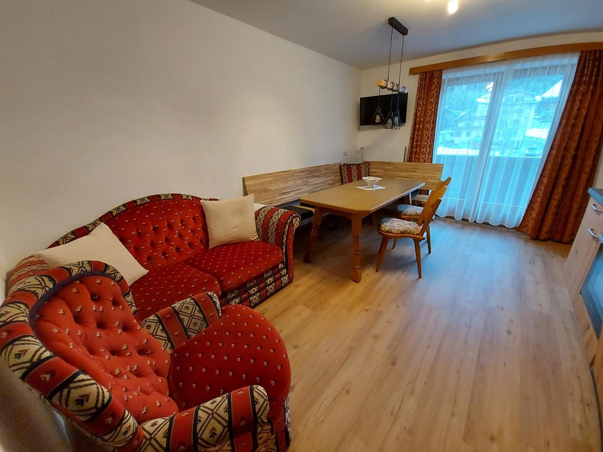 Haus Monika Und Haus Claudia Hotell Mayrhofen Exteriör bild